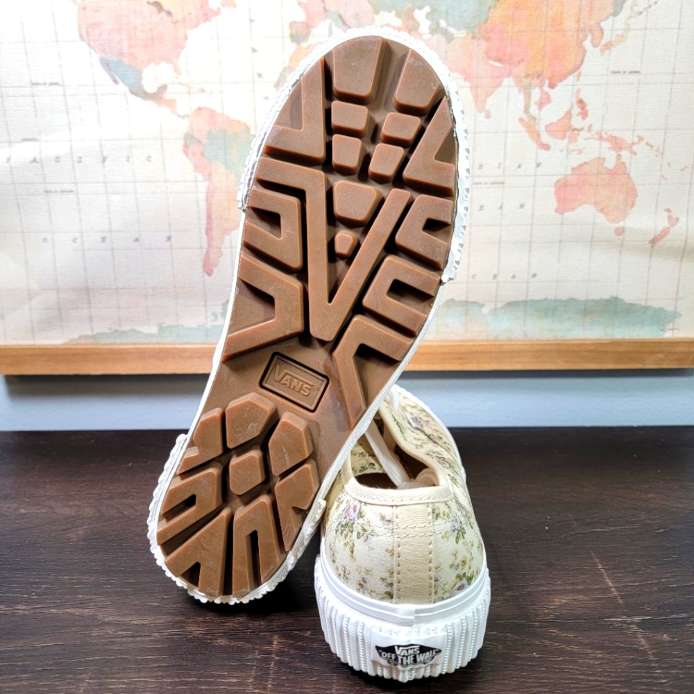 BRAND NEW Vans Sk8-Low "Limited" Floral Rubber Sole Women's Size 8.0 - Picture 7 of 7